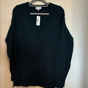 Studio B dark green exposed seam long sleeve V-neck sweater size XL  new/tags